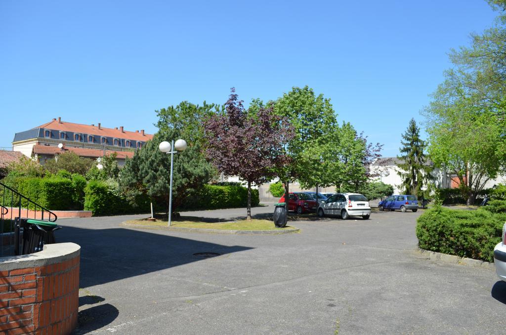 Kyriad Direct Montauban Centre Exteriör bild